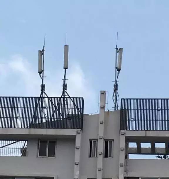 天府新区华阳伏龙小区铁塔信号基站噪音