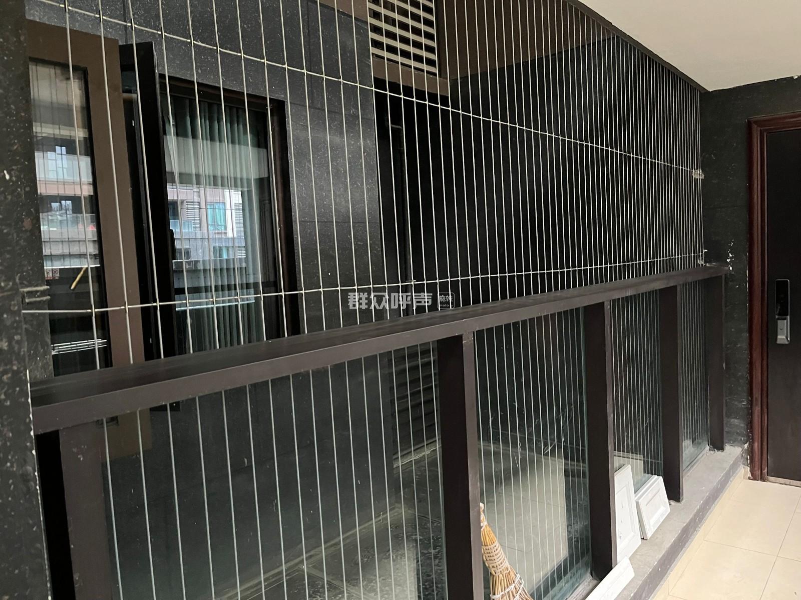 小区防护网：安全屏障还是视觉囚笼？ (小区防护网电人视频)-初仟社区